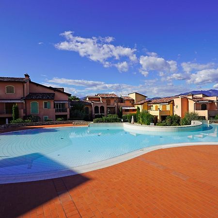 Apartamento Borgo Del Torchio - Gardagate Manerba del Garda Exterior foto